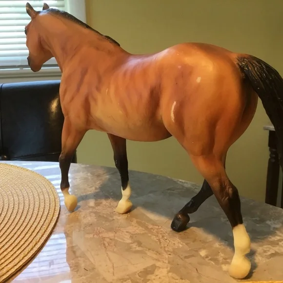 Horse Needs New Home! (11 3/4in long and 8 in Tall ear to legs) - Picture 4 of 16